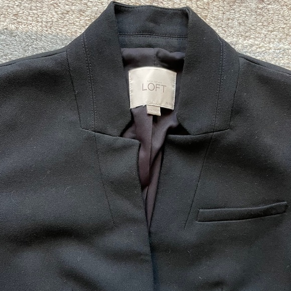 UNTIL 6/20! Ann Taylor LOFT Knit Blazer Black 00P - Picture 2 of 5